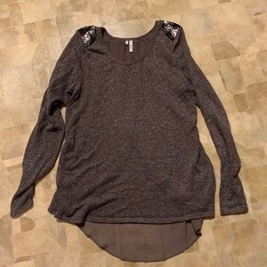 Studio Y Gray/brown knit top with shear back